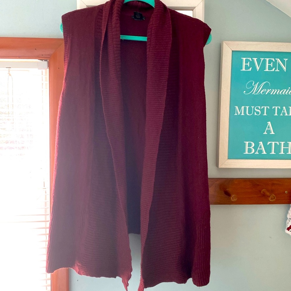 Ann Taylor sleeveless cardigan